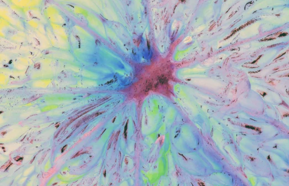 Paint that is flowing towards the center